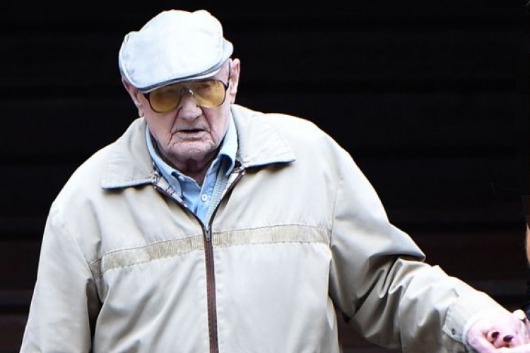 Bűnösnek nyilvánítottak egy 101 éves angol férfit gyermekek molesztálásáért