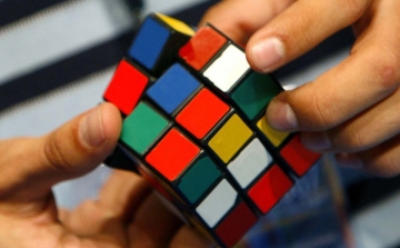 Alig több mint egy másodperc alatt forgatja ki a Rubik-kockát a mesterséges intelligencia
