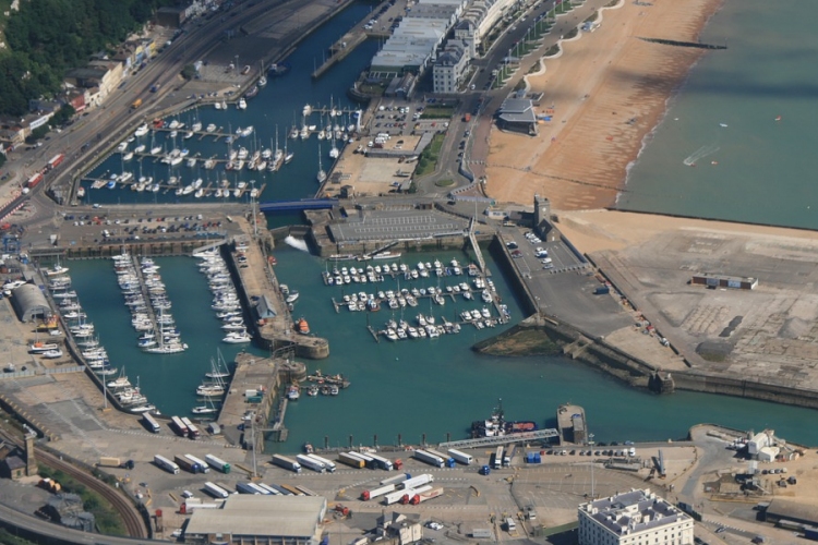 Torlódáskezelési próbát tartottak angliai kikötők környékén megállapodás nélküli Brexit esetére
