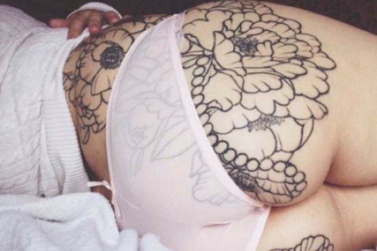 Tetovált csajok megagaléria
