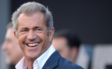 Mel Gibsonnal készül film az angol értelmezőszótár történetéről 
