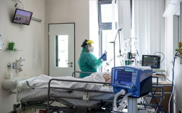 Meghalt két koronavírusos beteg, hárommal nőtt a fertőzöttek száma Magyarországon