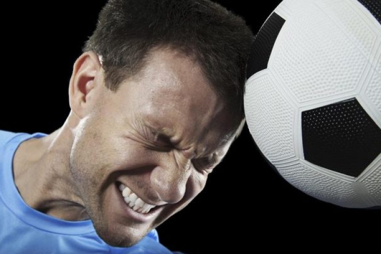A fejelés befolyásolja a futballisták agyműködését és memóriáját